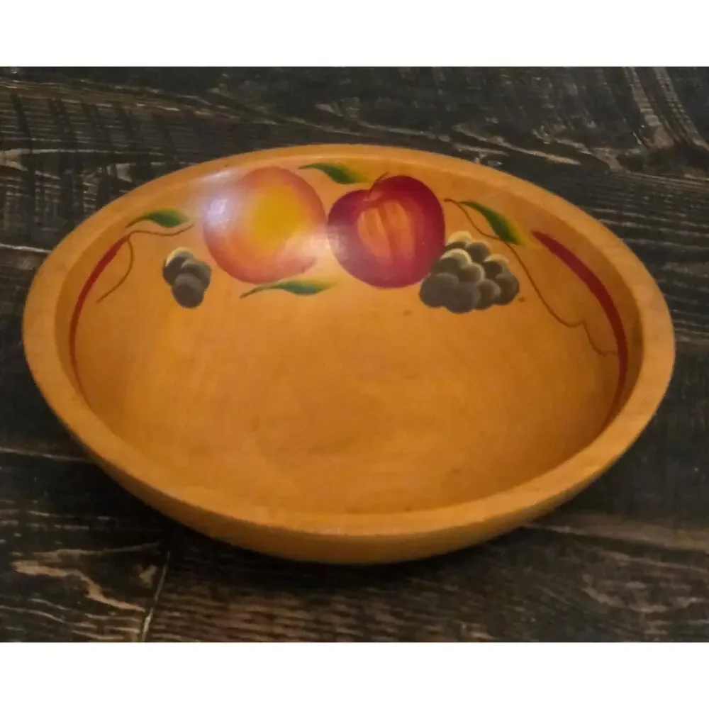 Vintage Primitive Wood Fruit Bowl Hand Painted Apple Peach Grapes 11